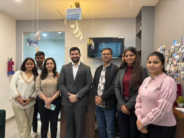 The Mentors Circle Noida counselling team at the Sector 18 office